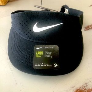 Black Nike Visor Aerobill
